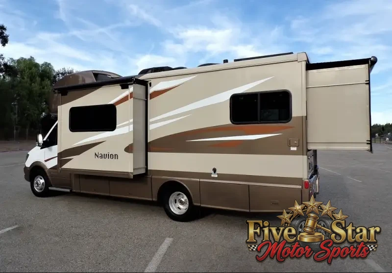 2017 Winnebago Navion 24G photo 25