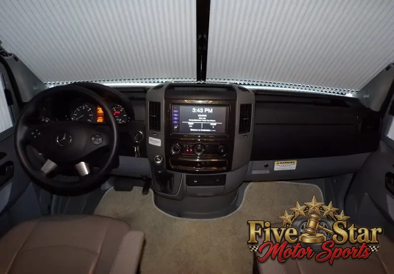 2017 Winnebago Navion 24G photo 9