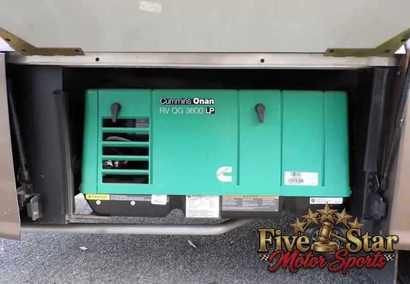 2017 Winnebago Navion 24G photo 15