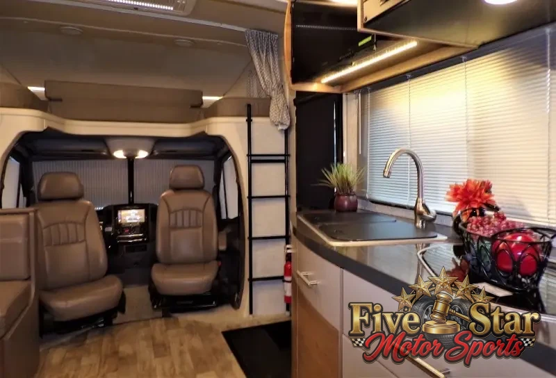 2017 Winnebago Navion 24G photo 29