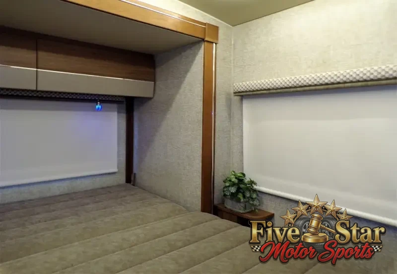 2017 Winnebago Navion 24G photo 14