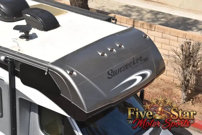 2017 Forest River Sunseeker 2400R photo 8