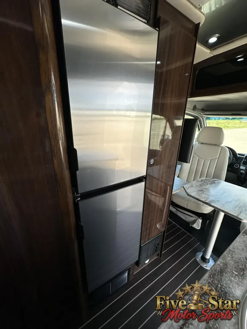 2016 Airstream Interstate EXT Grand Tour Series photo 17