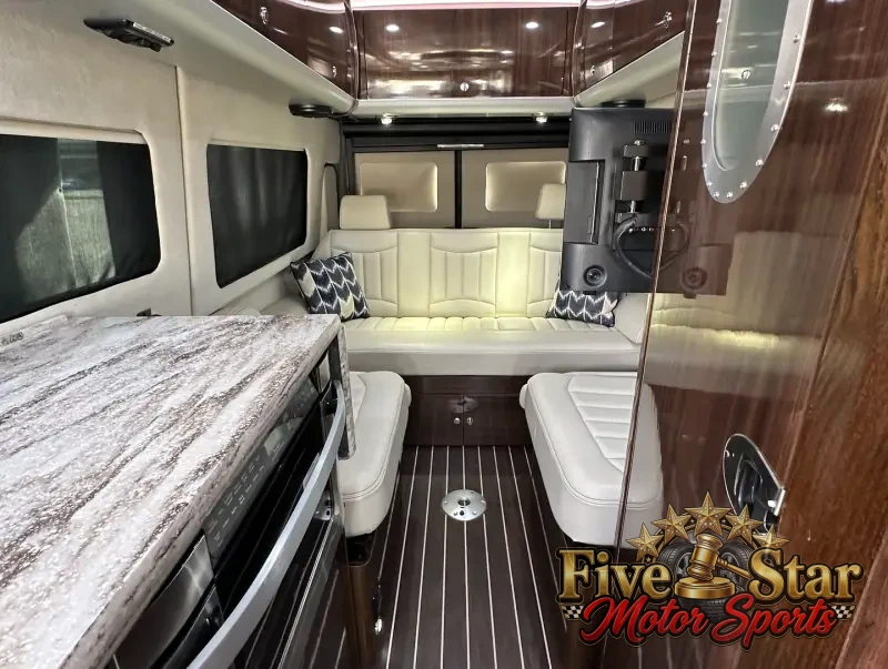 2016 Airstream Interstate EXT Grand Tour Series photo 43