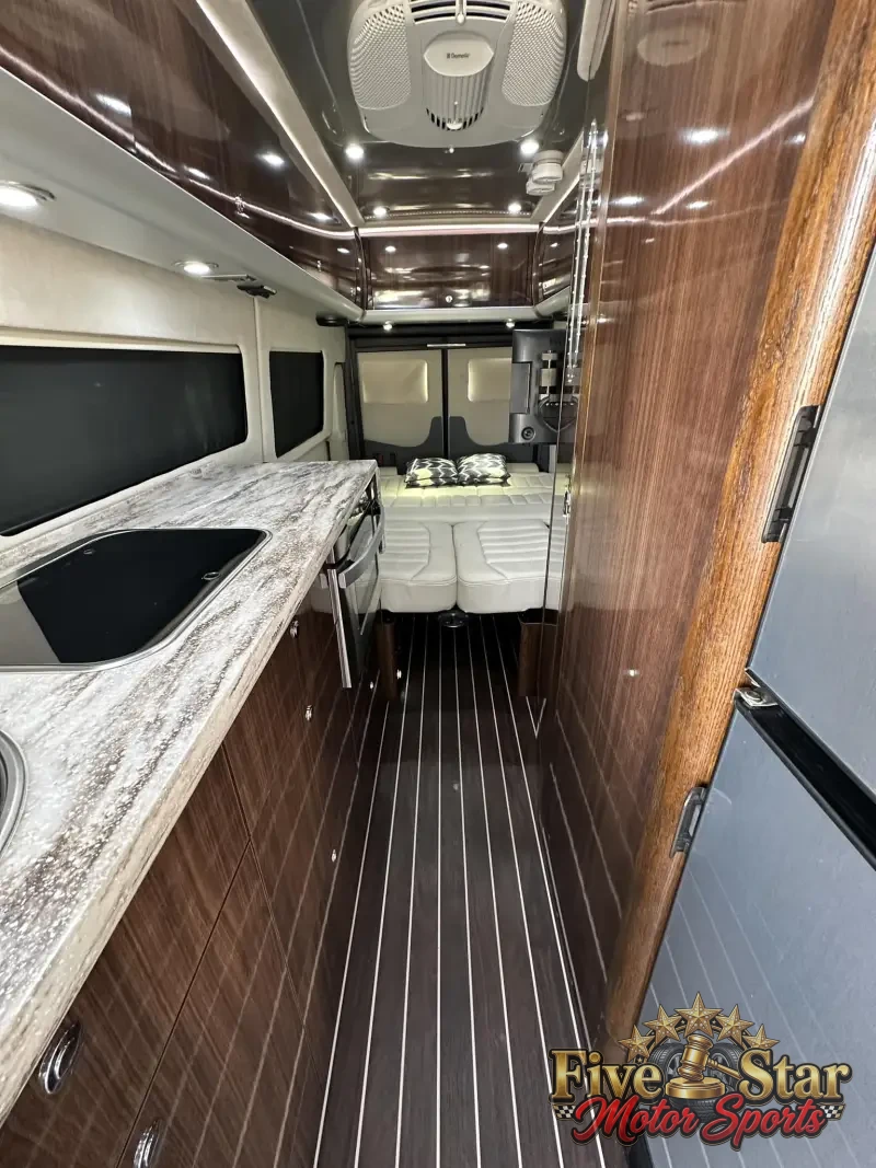 2016 Airstream Interstate EXT Grand Tour Series photo 21