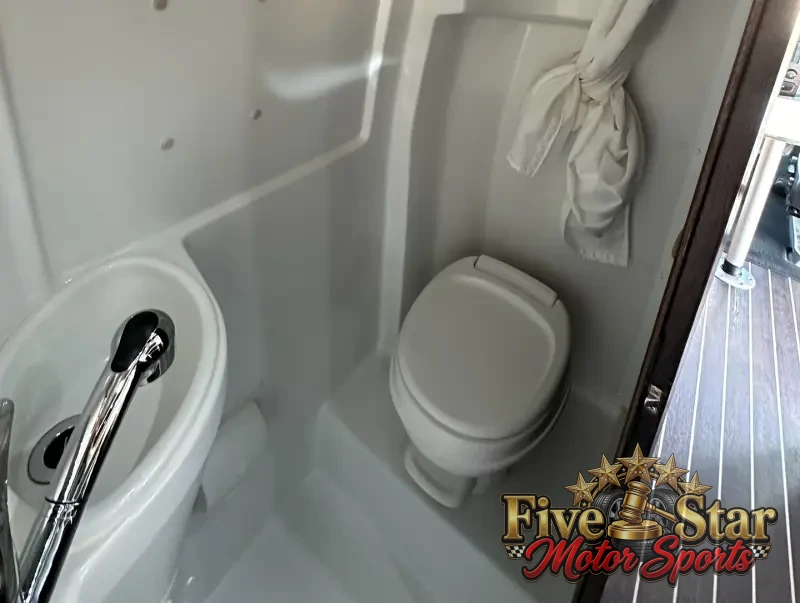 2016 Airstream Interstate EXT Grand Tour Series photo 52