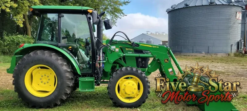 2015 John Deere 5075E photo 4