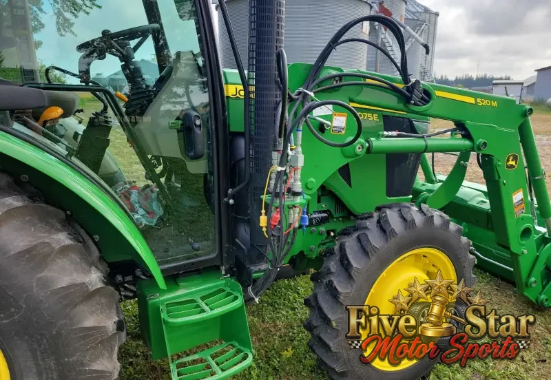2015 John Deere 5075E photo 22