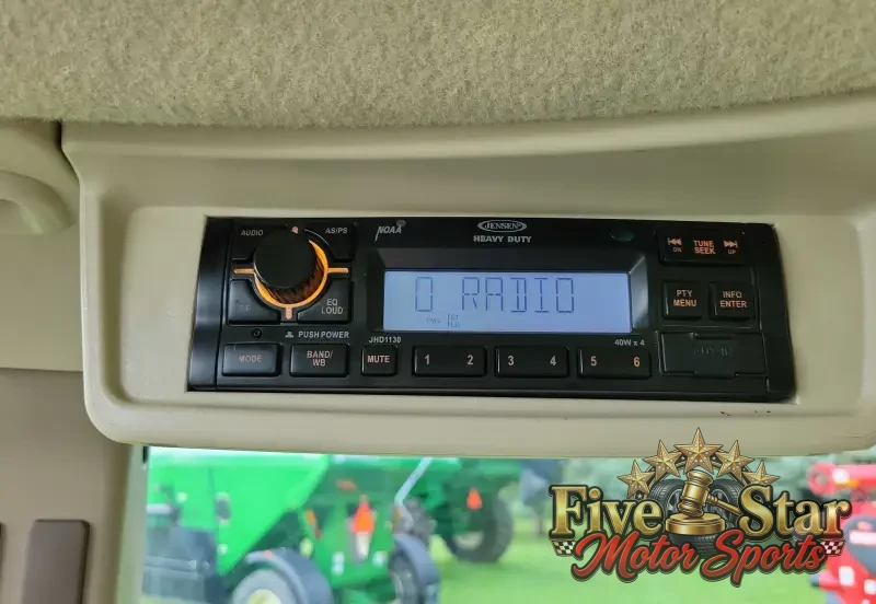 2015 John Deere 5075E photo 64