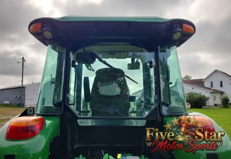 2015 John Deere 5075E photo 28