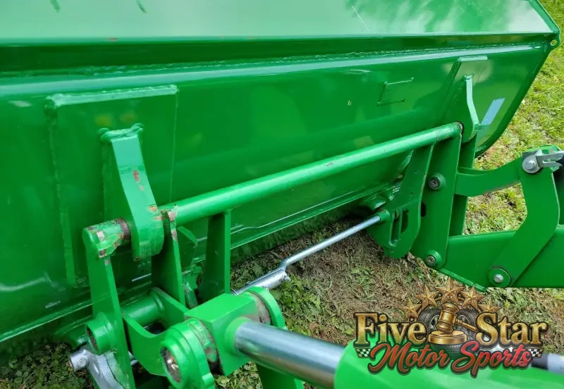 2015 John Deere 5075E photo 9