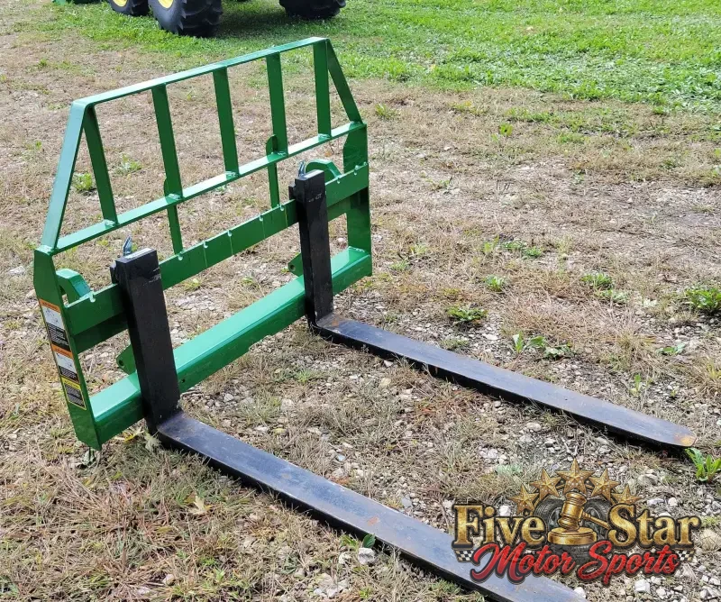 2015 John Deere 5075E photo 96