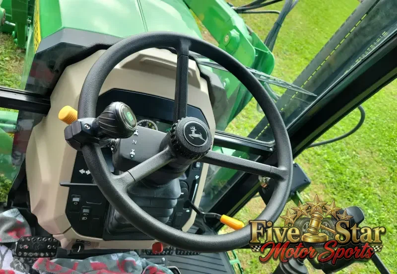 2015 John Deere 5075E photo 42