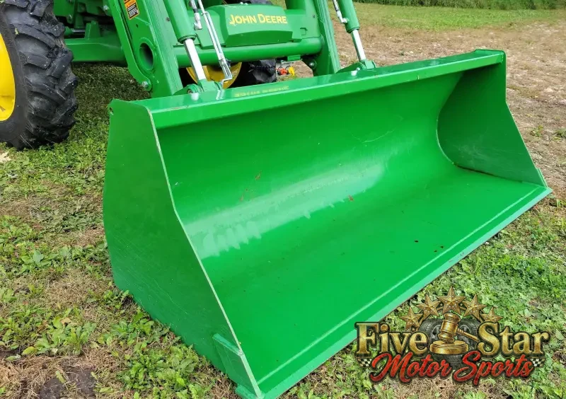 2015 John Deere 5075E photo 10