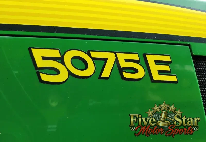 2015 John Deere 5075E photo 27