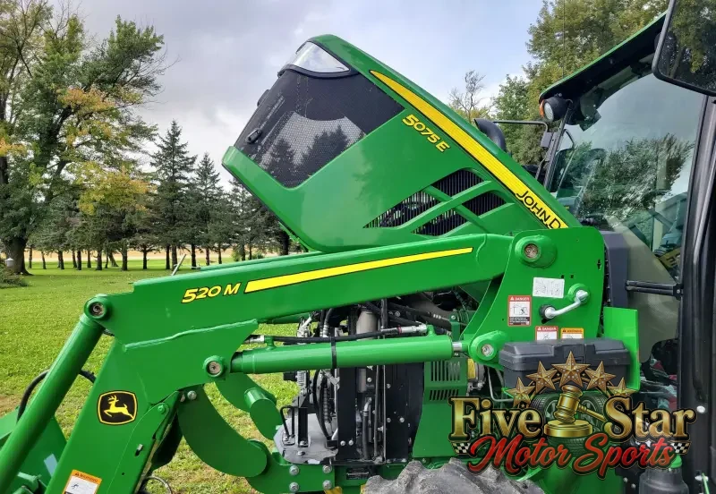 2015 John Deere 5075E photo 67