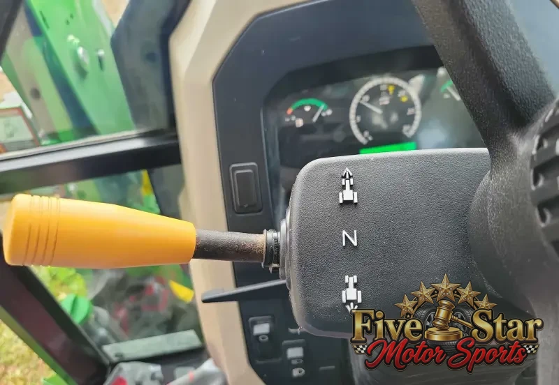 2015 John Deere 5075E photo 60