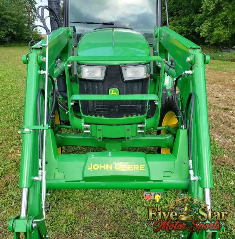 2015 John Deere 5075E photo 17