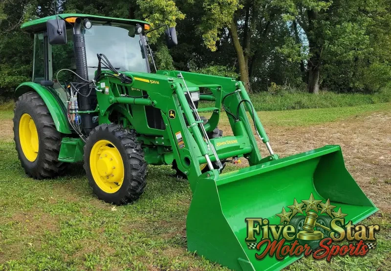 2015 John Deere 5075E photo 3