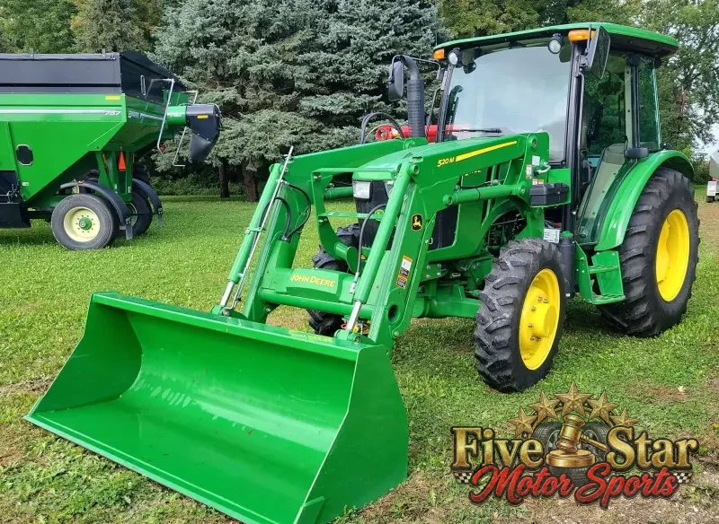 2015 John Deere 5075E photo 1