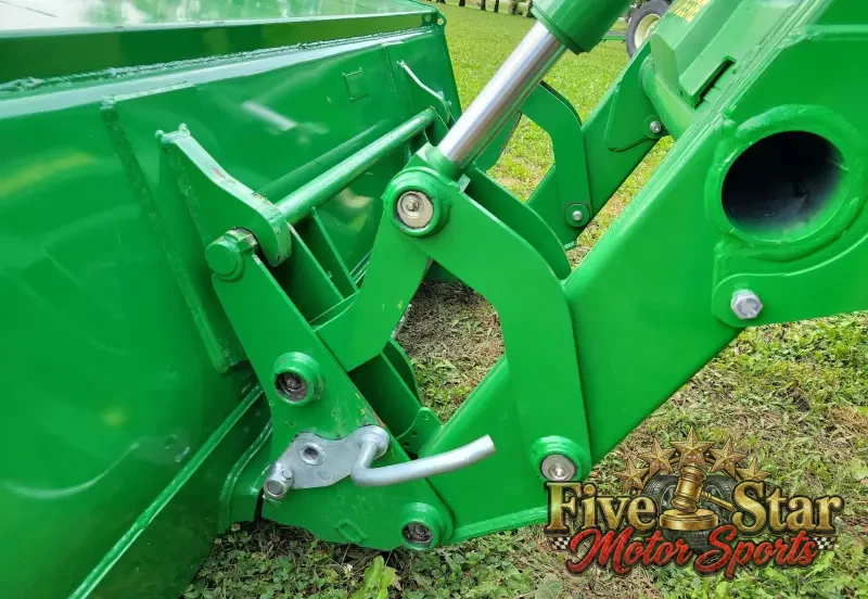 2015 John Deere 5075E photo 13