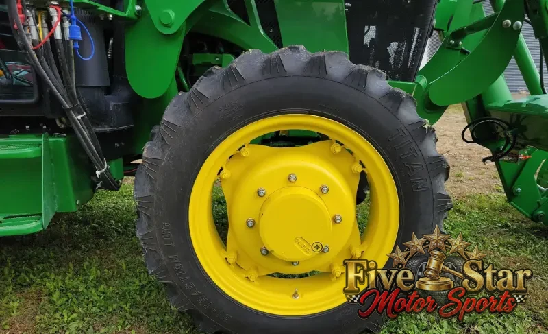 2015 John Deere 5075E photo 91