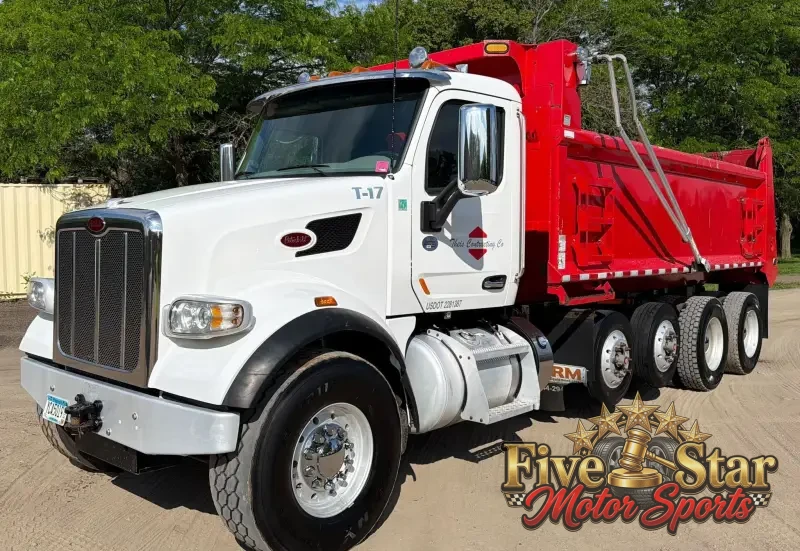 2021 Peterbilt 567 Quad-Axle Dump Truck photo 1