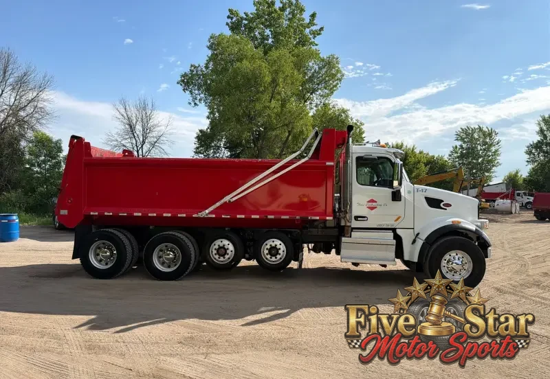 2021 Peterbilt 567 Quad-Axle Dump Truck photo 4