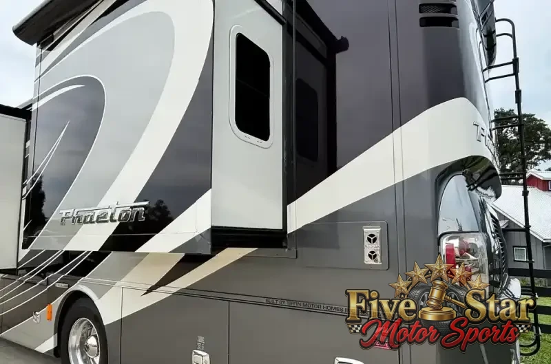 2016 Tiffin Phaeton 36GH photo 13