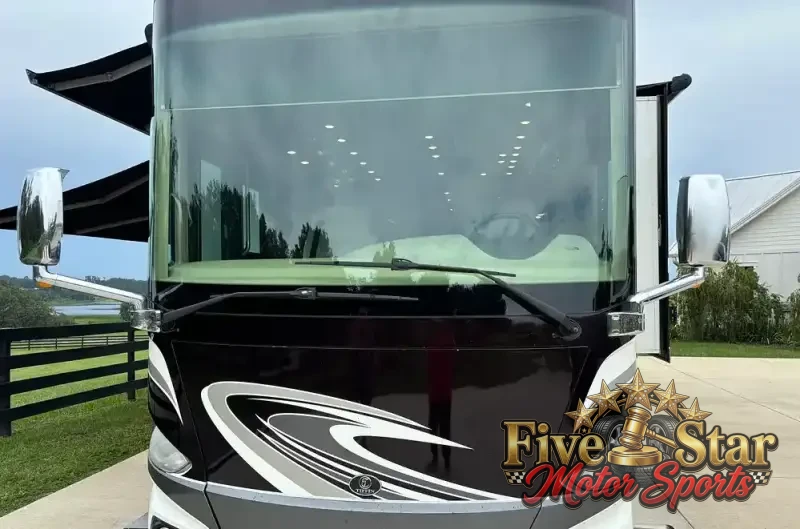 2016 Tiffin Phaeton 36GH photo 3