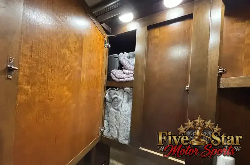 2016 Tiffin Phaeton 36GH photo 46