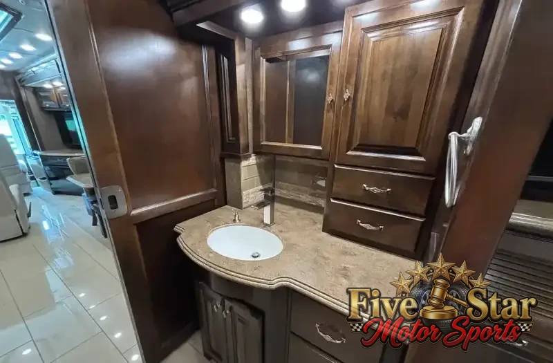 2016 Tiffin Phaeton 36GH photo 117