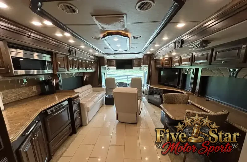 2016 Tiffin Phaeton 36GH photo 119