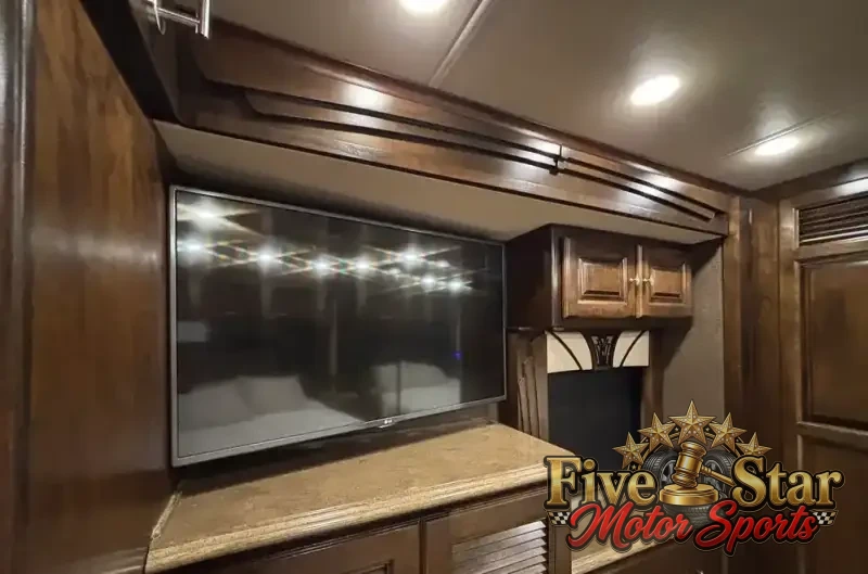2016 Tiffin Phaeton 36GH photo 41