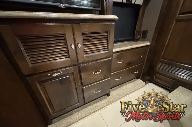 2016 Tiffin Phaeton 36GH photo 42