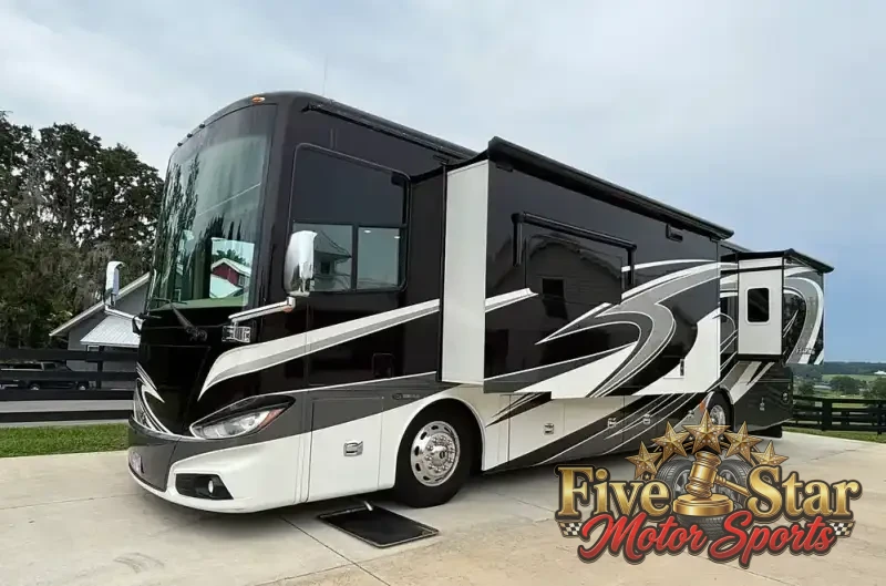 2016 Tiffin Phaeton 36GH photo 1