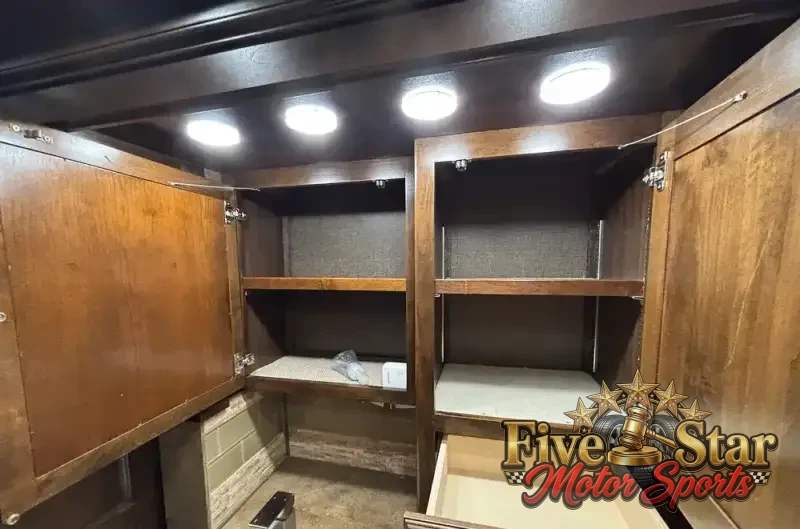 2016 Tiffin Phaeton 36GH photo 55