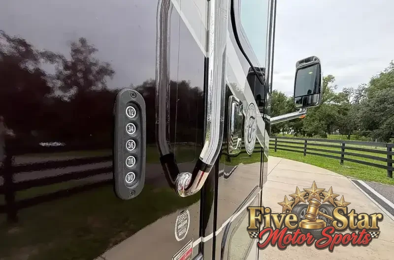 2016 Tiffin Phaeton 36GH photo 28