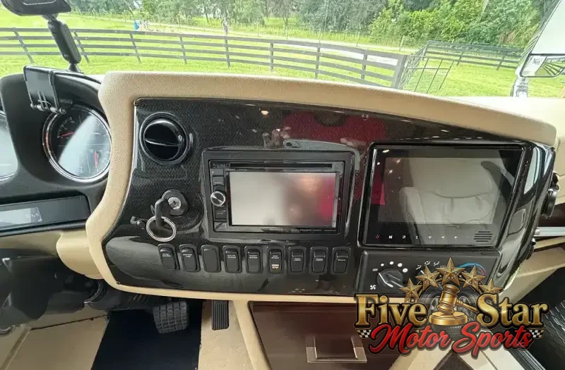 2016 Tiffin Phaeton 36GH photo 107