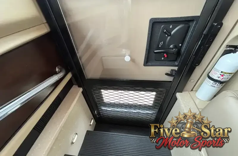 2016 Tiffin Phaeton 36GH photo 102