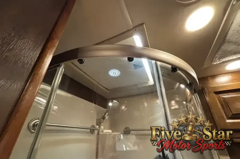 2016 Tiffin Phaeton 36GH photo 48