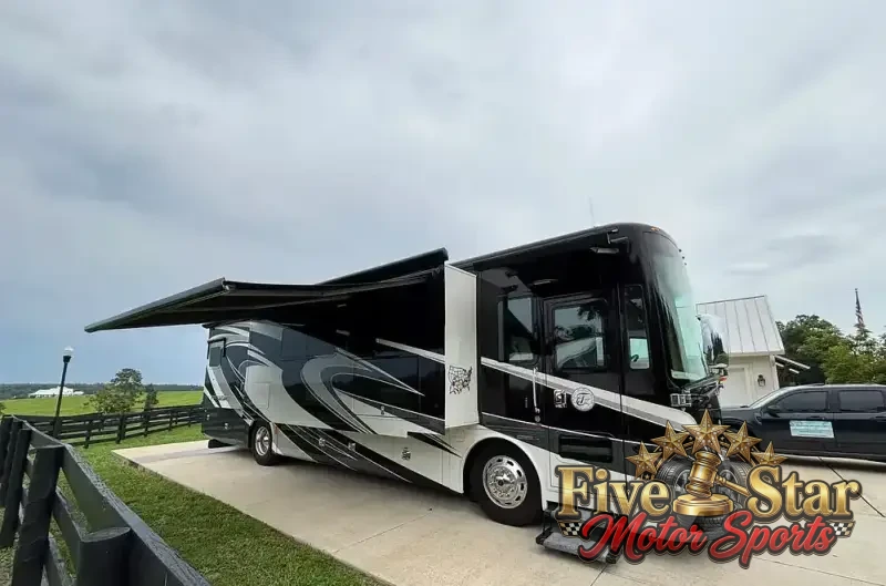2016 Tiffin Phaeton 36GH photo 4