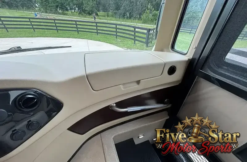 2016 Tiffin Phaeton 36GH photo 105