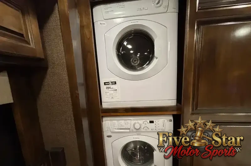 2016 Tiffin Phaeton 36GH photo 38