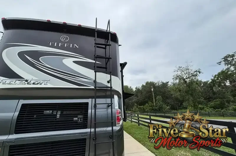 2016 Tiffin Phaeton 36GH photo 16