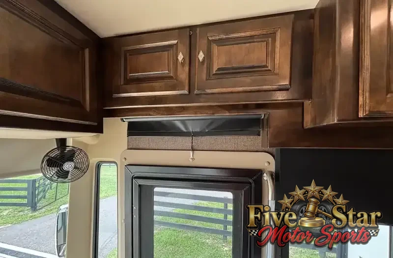 2016 Tiffin Phaeton 36GH photo 101