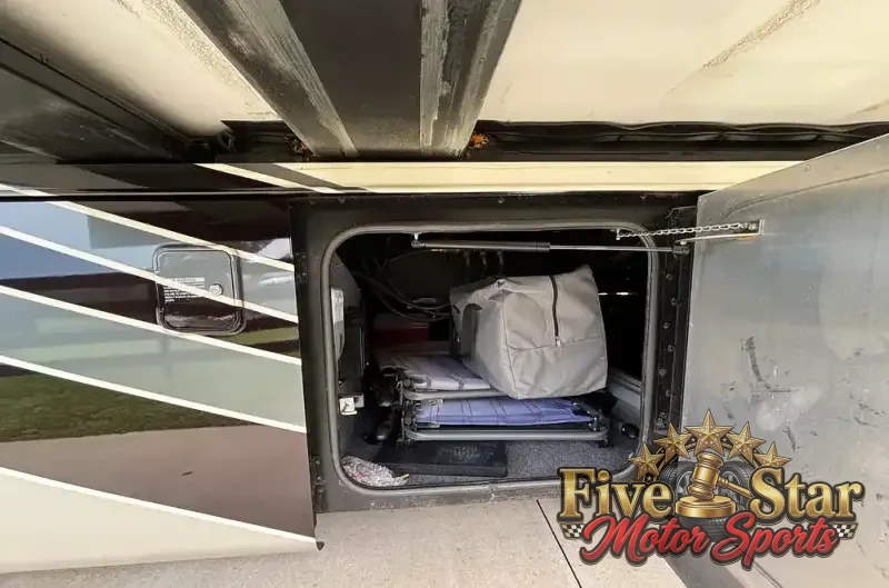 2016 Tiffin Phaeton 36GH photo 23