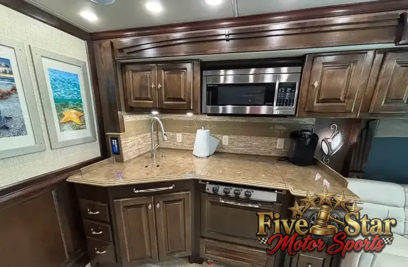 2016 Tiffin Phaeton 36GH photo 118