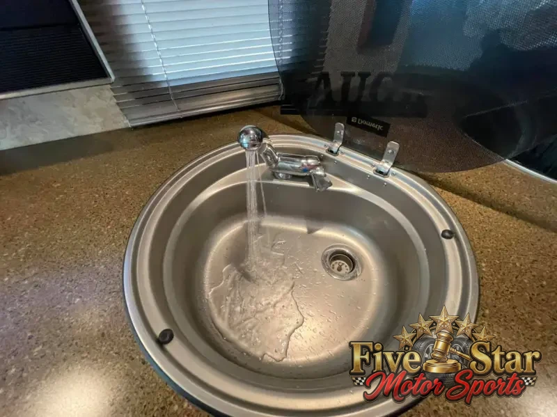 2014 Winnebago View 24g photo 6
