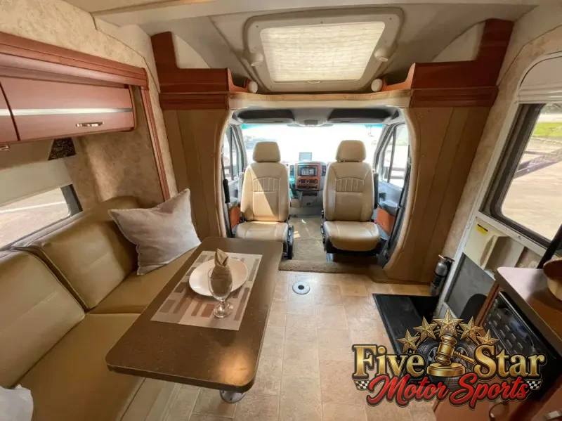 2014 Winnebago View 24g photo 13